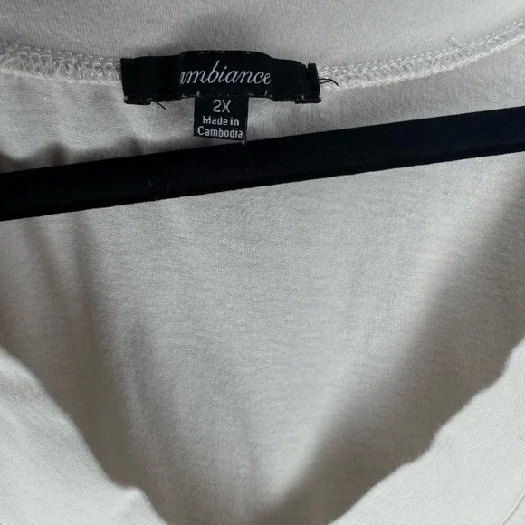 Ambiance White V-Neck Short Sleeve T-Shirt Women’s 2X - Picture 3 of 4